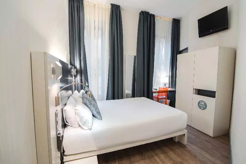 هتل Petit Palace Canalejas Sevilla