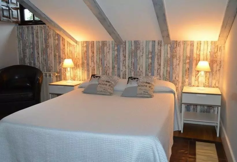 هتل Posada Real La Montañesa