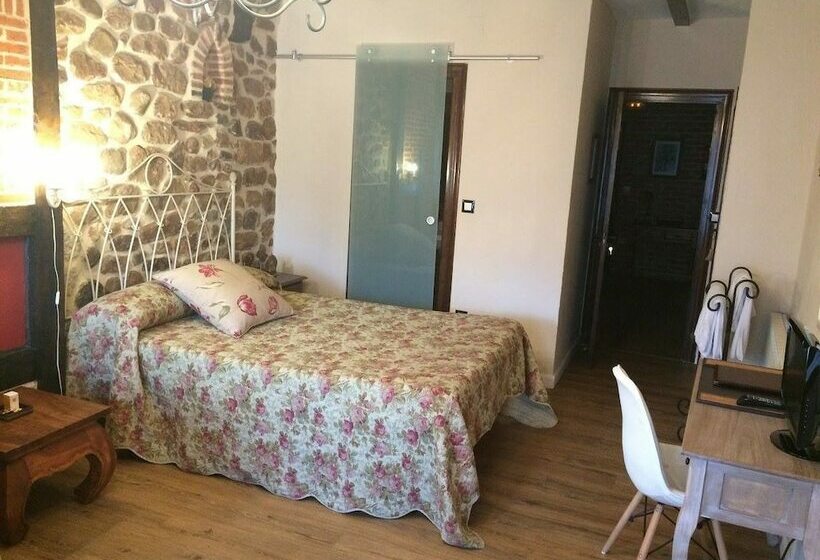 בית מלון כפרי Posada Real La Montañesa