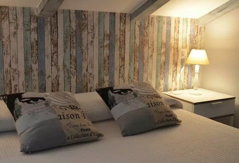 هتل Posada Real La Montañesa