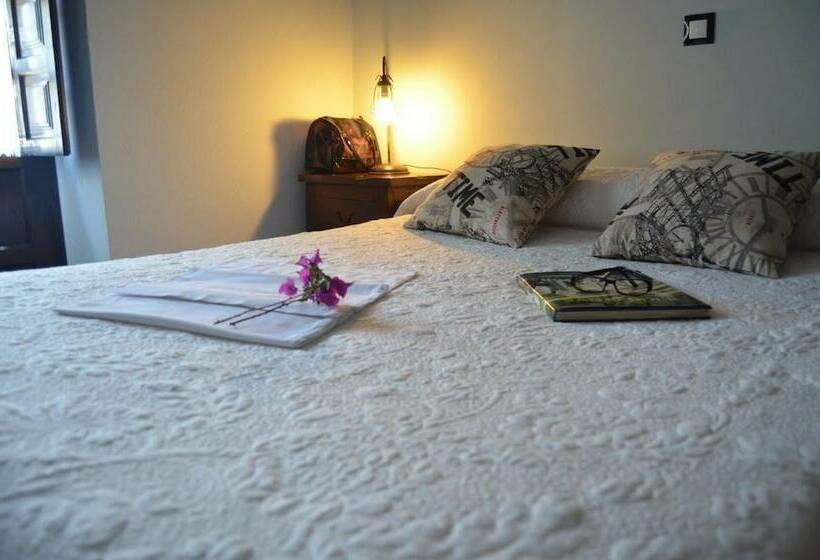 בית מלון כפרי Posada Real La Montañesa