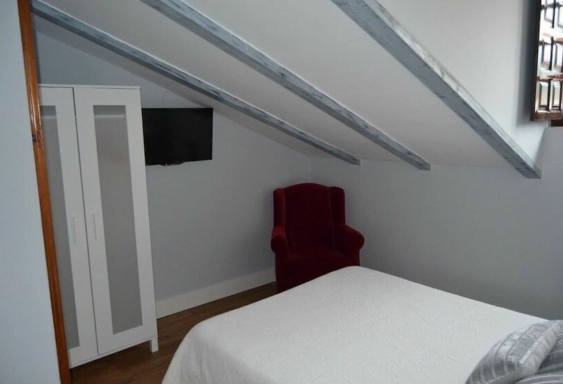 בית מלון כפרי Posada Real La Montañesa