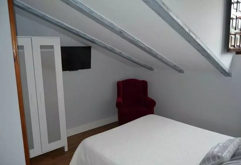 هتل Posada Real La Montañesa