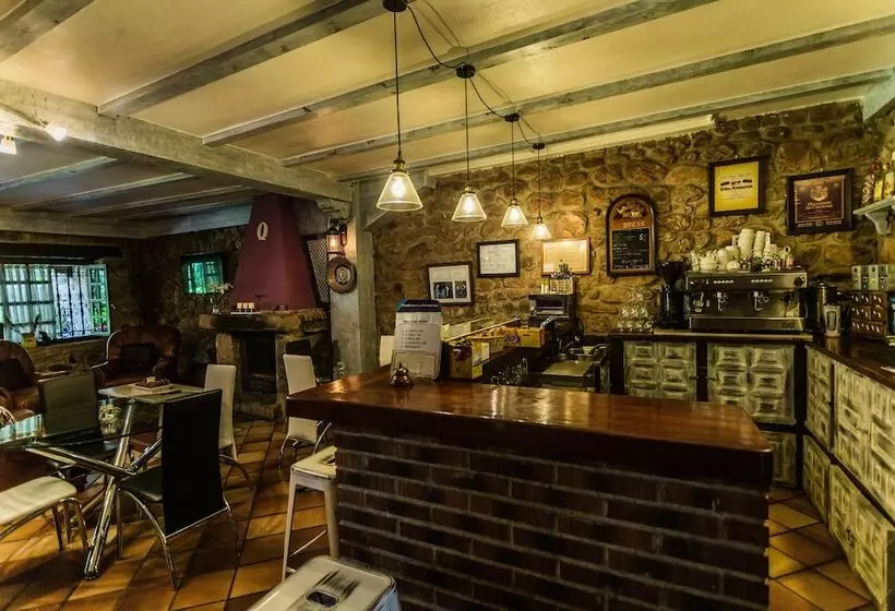 هتل Posada Real La Montañesa