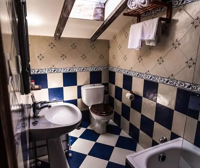 هتل Posada Real La Montañesa