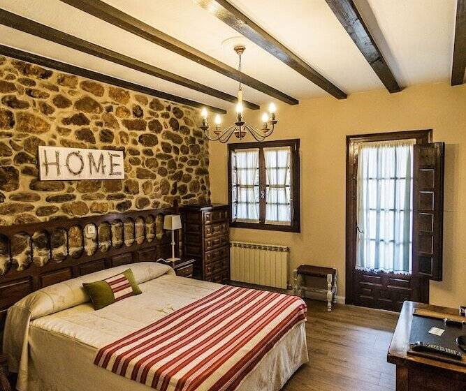 בית מלון כפרי Posada Real La Montañesa