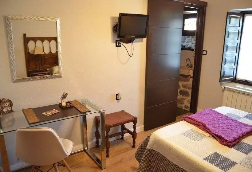 هتل Posada Real La Montañesa