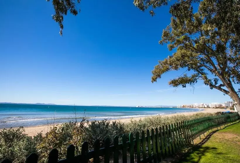 Отель Roses Platja