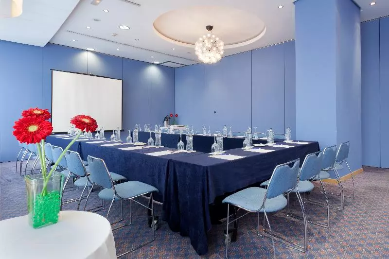 فندق Senator Parque Central