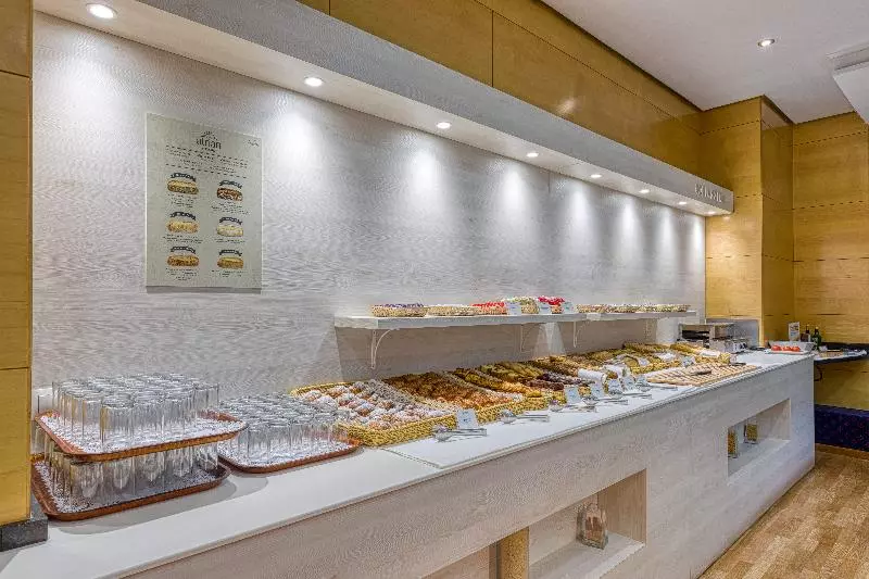 فندق Senator Parque Central