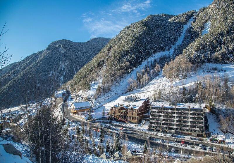 هتل YOMO Patagonia