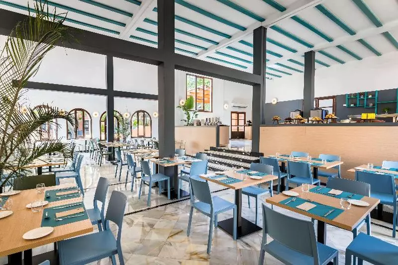 Occidental Pueblo Acantilado