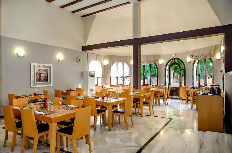 Occidental Pueblo Acantilado