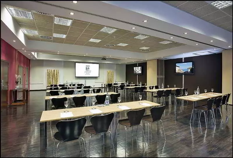 Occidental Pueblo Acantilado