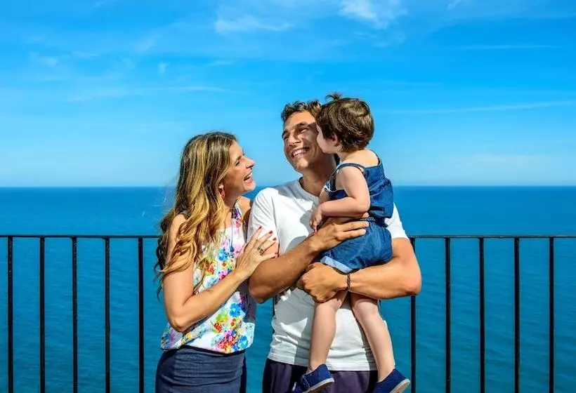 Occidental Pueblo Acantilado