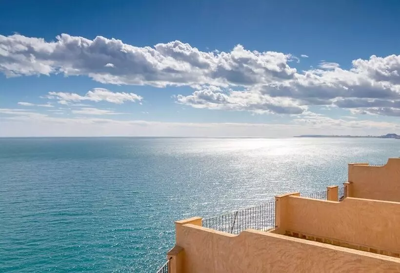 Occidental Pueblo Acantilado