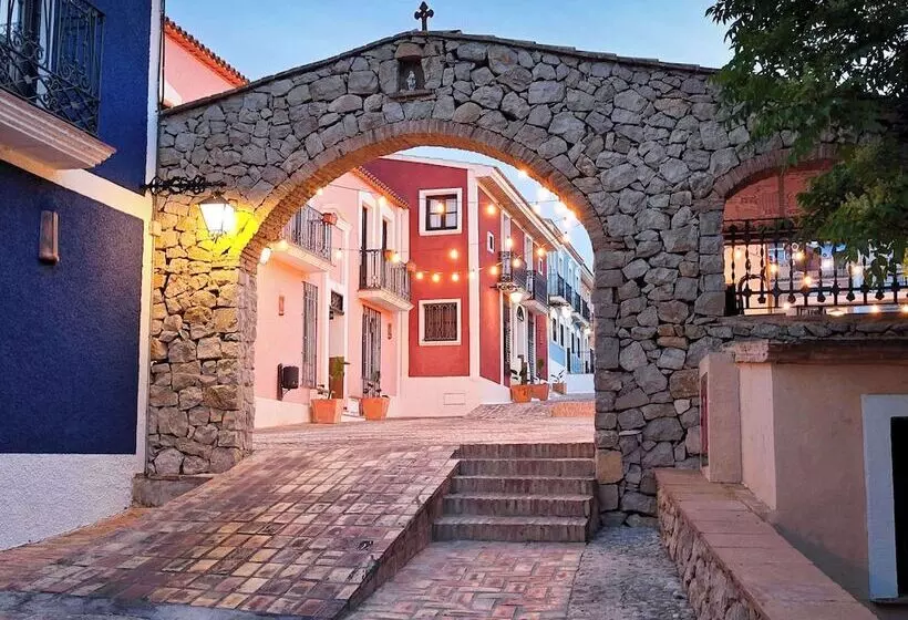 Occidental Pueblo Acantilado