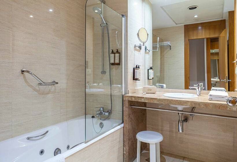 فندق Senator Parque Central