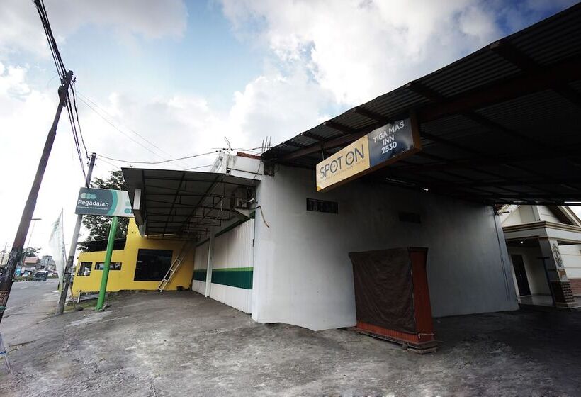 فندق Spot On 2530 Tiga Mas Inn