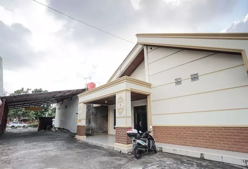 ホテル Spot On 2530 Tiga Mas Inn