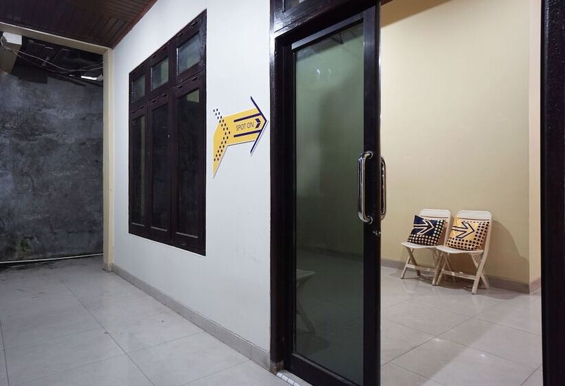 فندق Spot On 2530 Tiga Mas Inn