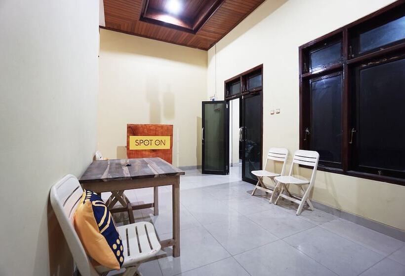 فندق Spot On 2530 Tiga Mas Inn