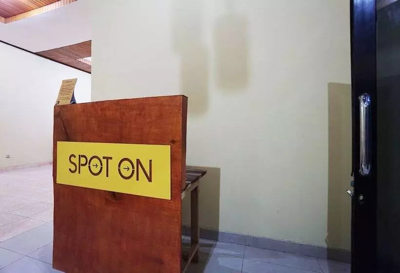 ホテル Spot On 2530 Tiga Mas Inn