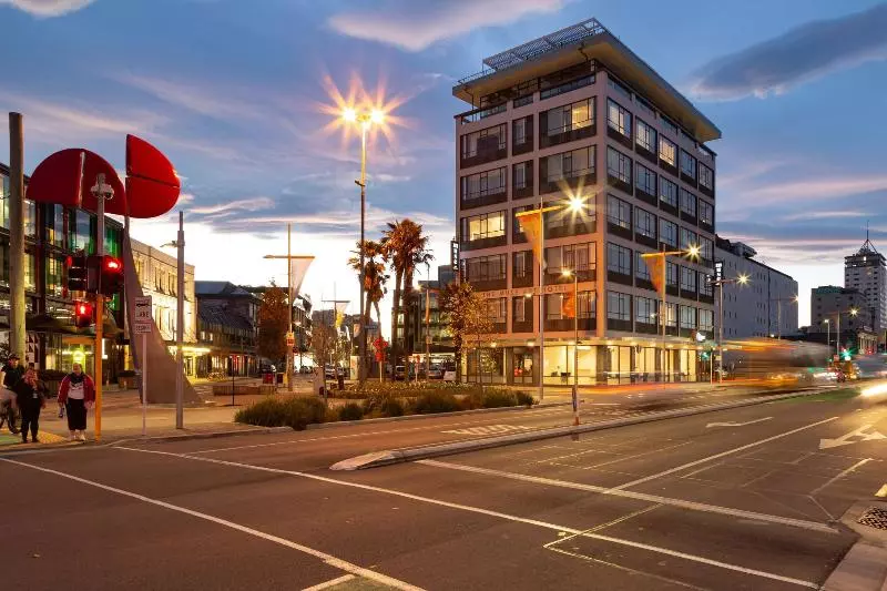 هتل The Muse Christchurch Art