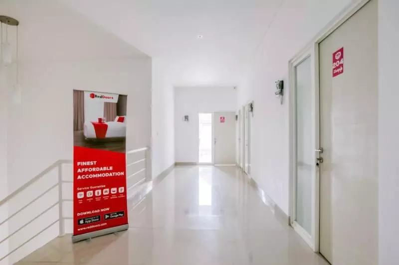 Retkeilymaja Reddoorz Syariah Near Lapangan Pancasila Simpang Lima