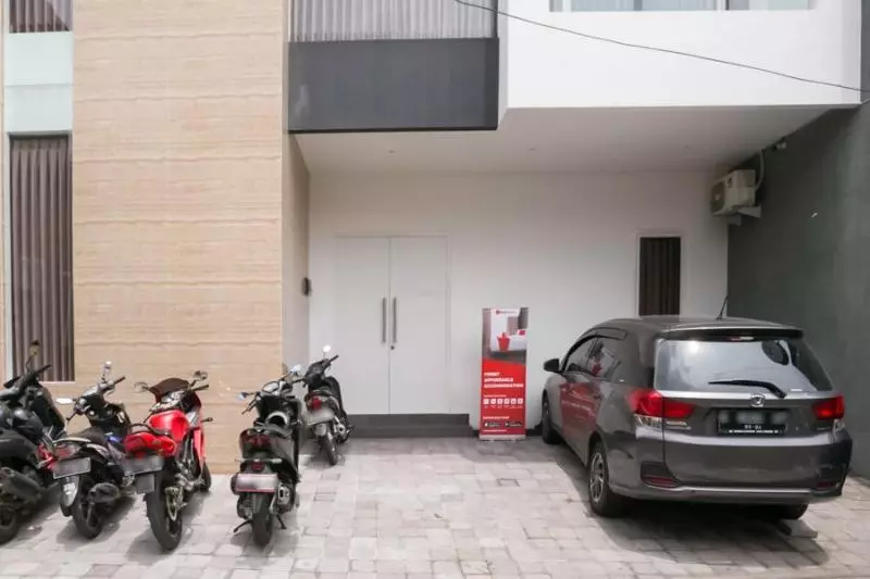 Retkeilymaja Reddoorz Syariah Near Lapangan Pancasila Simpang Lima