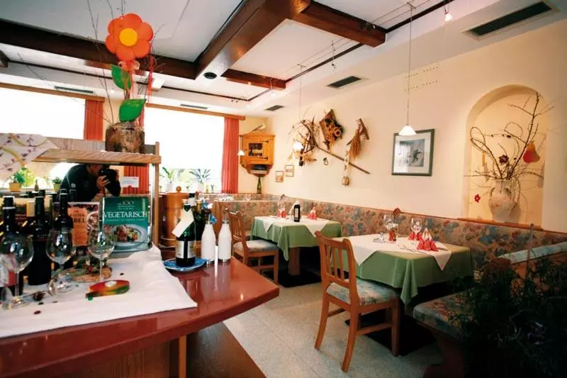 Aamiaismajoitus (B&B) Landgasthof Piroutz