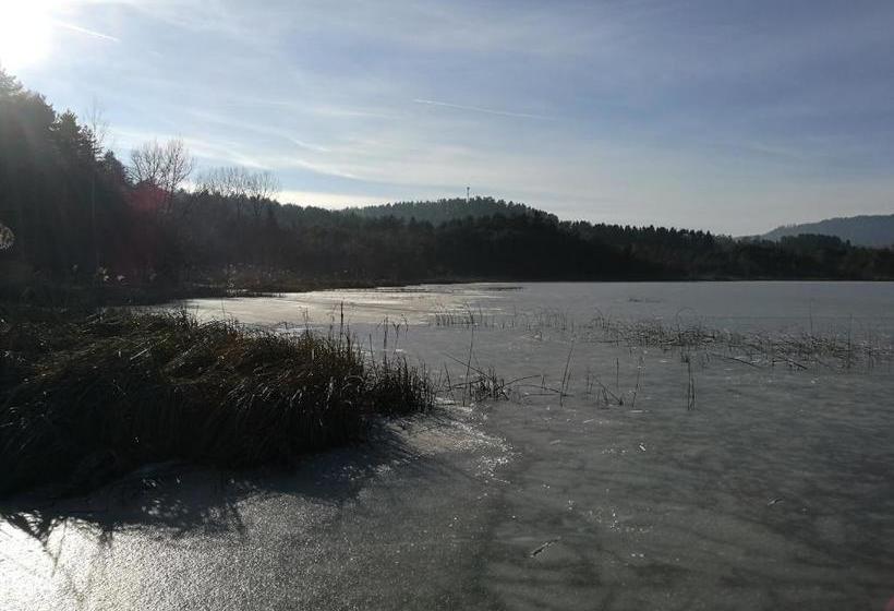 تختخواب و صبحانه Landgasthof Piroutz