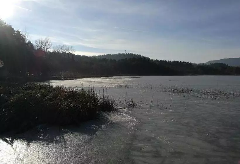 Aamiaismajoitus (B&B) Landgasthof Piroutz