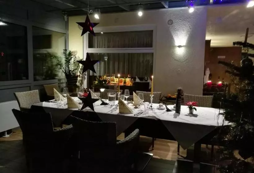 Aamiaismajoitus (B&B) Landgasthof Piroutz