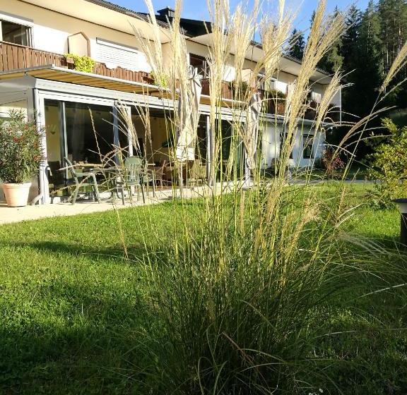 צימר Landgasthof Piroutz