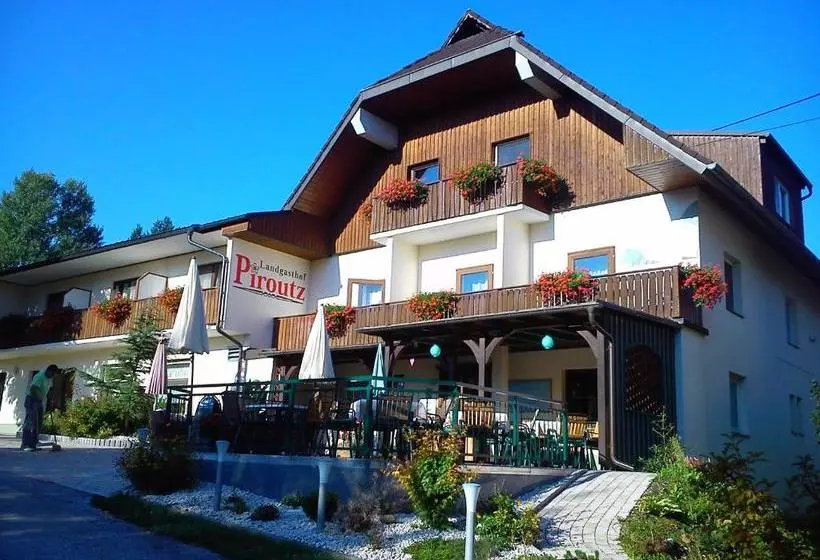 Aamiaismajoitus (B&B) Landgasthof Piroutz