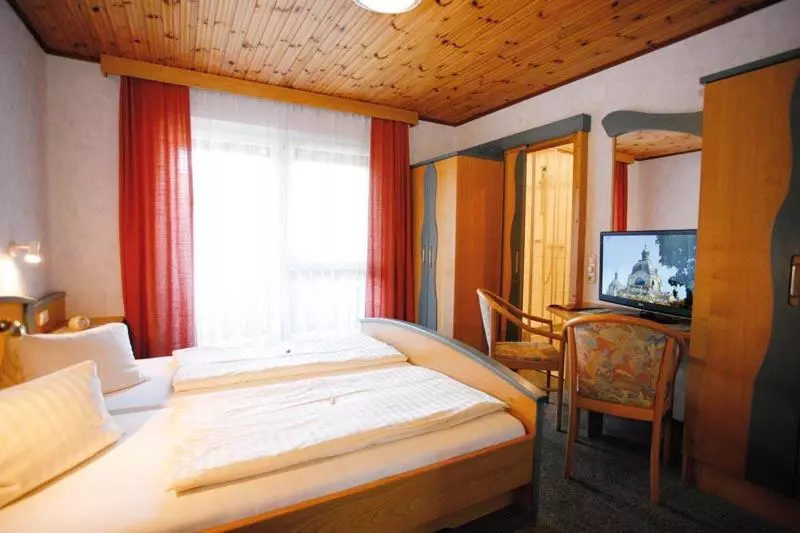 Aamiaismajoitus (B&B) Landgasthof Piroutz