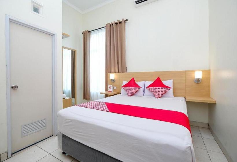 בית מלון כפרי Oyo 2428 Trision Hostel