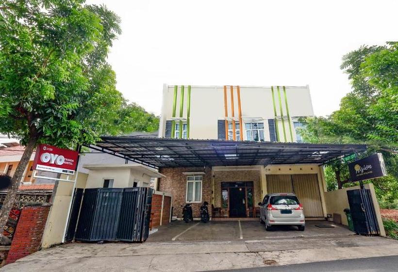 בית מלון כפרי Oyo 2428 Trision Hostel