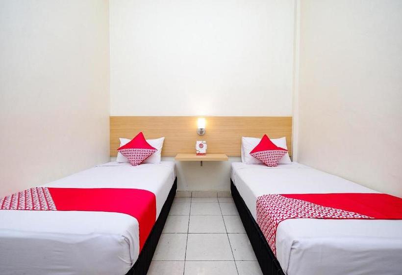 בית מלון כפרי Oyo 2428 Trision Hostel