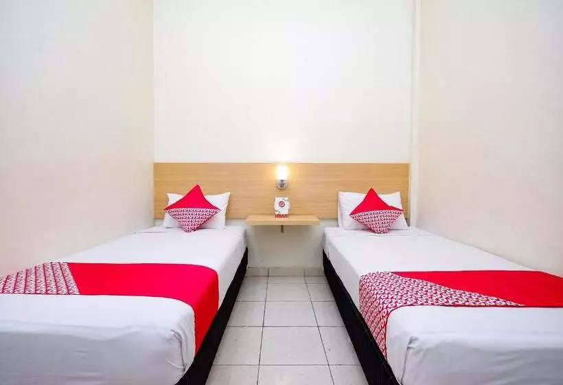 Hotel Oyo 2428 Trision Hostel