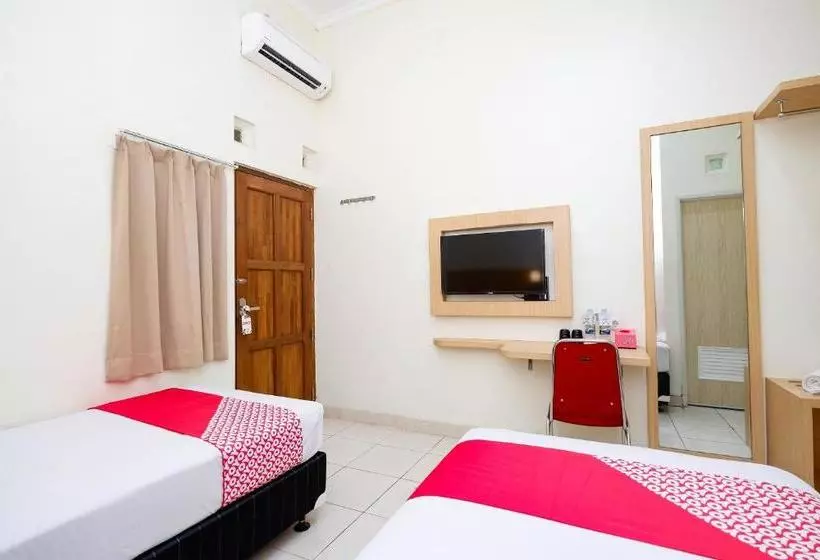 Hotel Oyo 2428 Trision Hostel