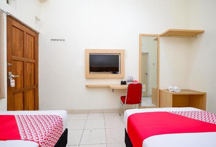 בית מלון כפרי Oyo 2428 Trision Hostel