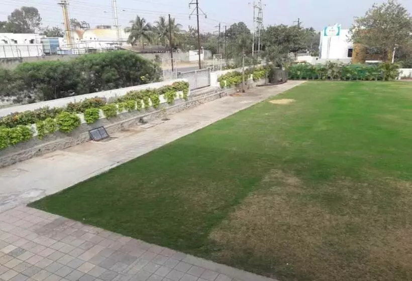 Hotelli President Banquet & Lawns