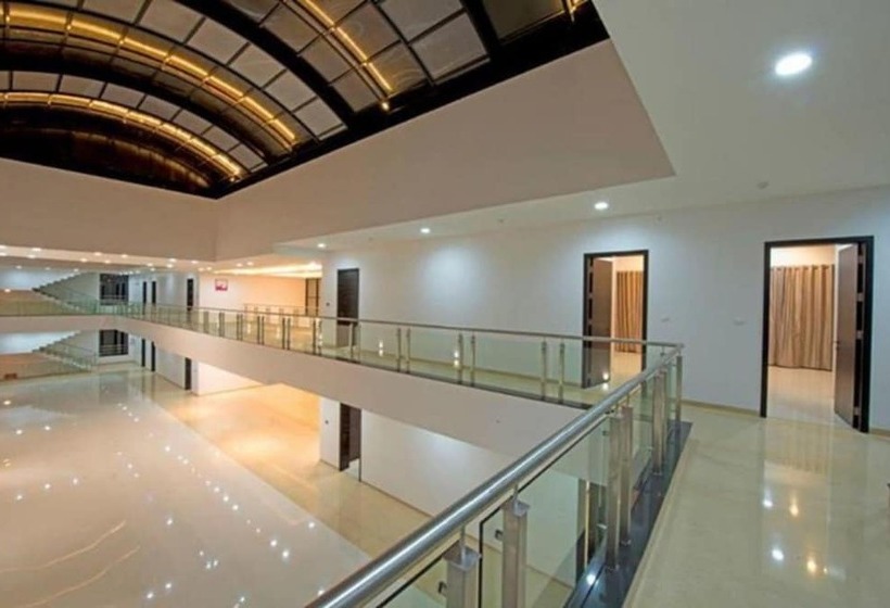 هتل President Banquet & Lawns