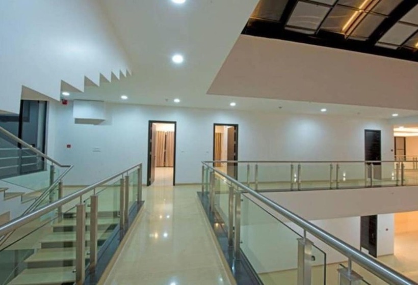 هتل President Banquet & Lawns