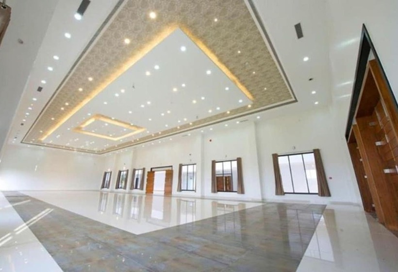 هتل President Banquet & Lawns