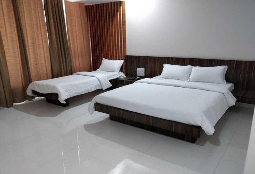 هتل President Banquet & Lawns