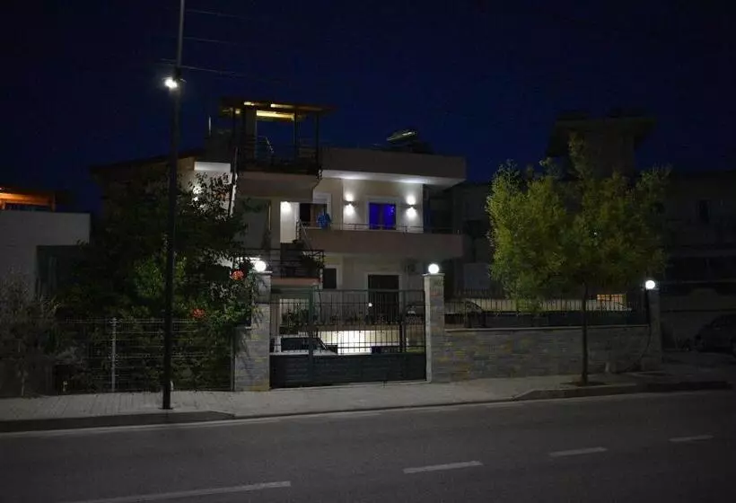 هتل Villa Zeneli