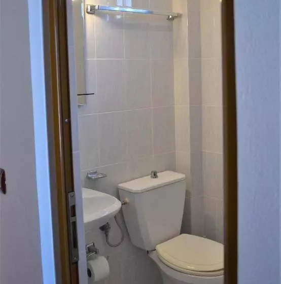 هتل Villa Zeneli